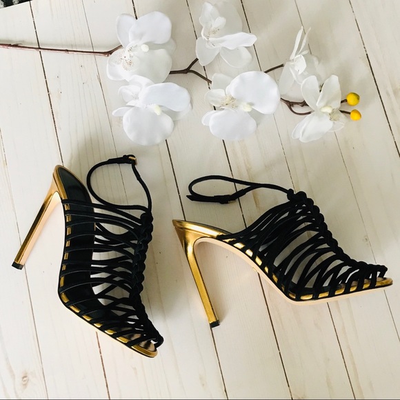 AUTHENTIC GUCCI BLACK SUEDE CAGED STRAPPY HEELS Size 38.5 NWB